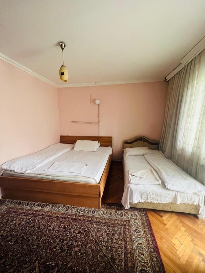 Guest House Velania Приштина Екстер'єр фото