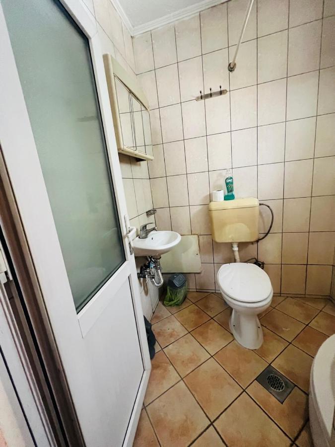 Guest House Velania Приштина Екстер'єр фото