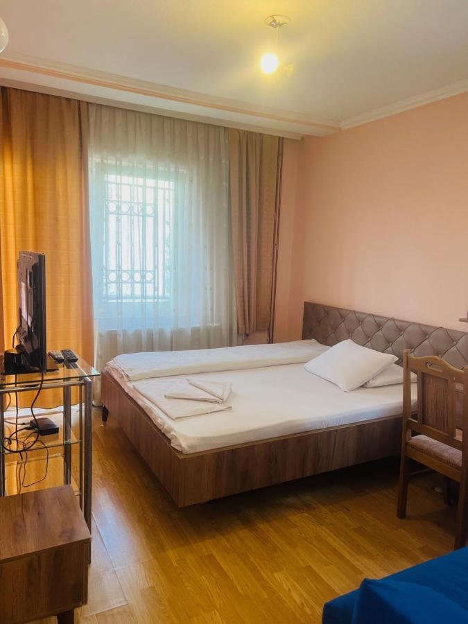 Guest House Velania Приштина Екстер'єр фото