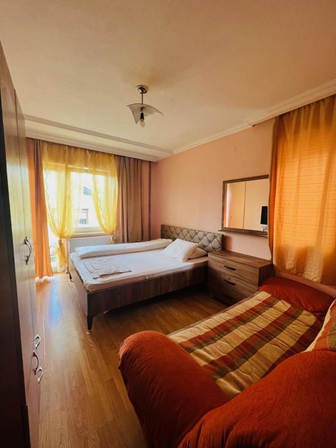 Guest House Velania Приштина Екстер'єр фото