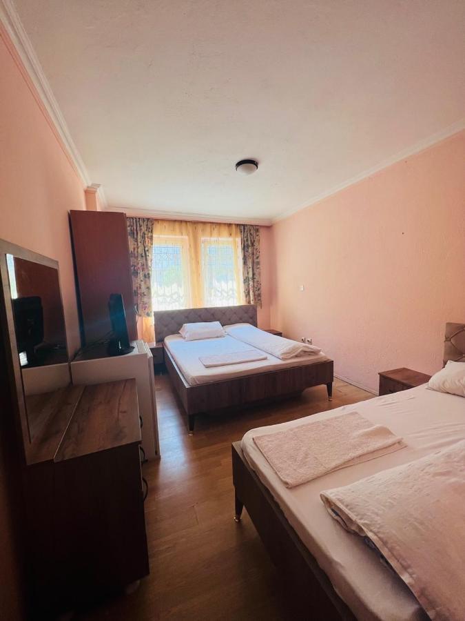 Guest House Velania Приштина Екстер'єр фото