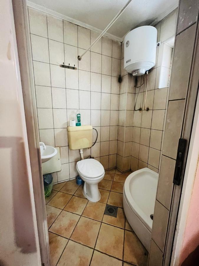 Guest House Velania Приштина Екстер'єр фото