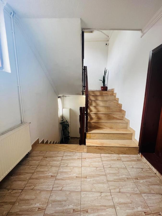 Guest House Velania Приштина Екстер'єр фото
