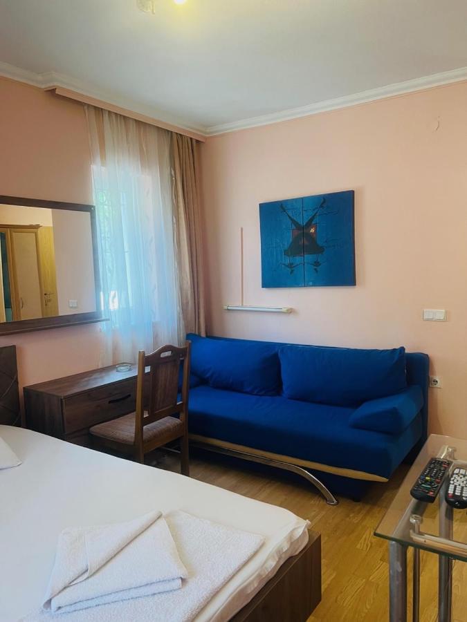 Guest House Velania Приштина Екстер'єр фото